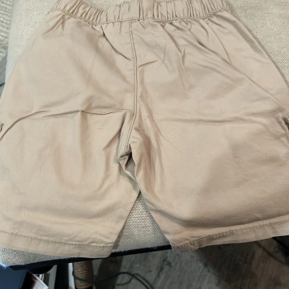 H&M Beige Twill Cargo Shorts/NWT/2T & 5T
